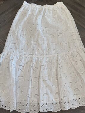 LOFT White Eyelet lined skirt Medium Petite NWT